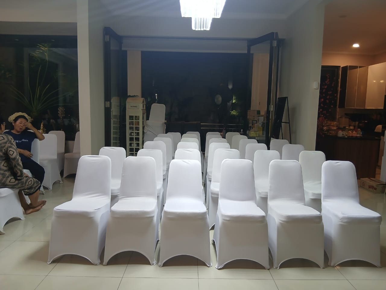 SEWA KURSI FUTURA CILODONG DI DEPOK 